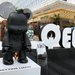 Благотворительная выставка фигурок Qee